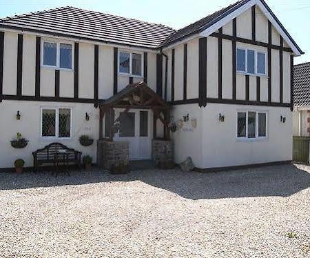 Tudor Lodge Ammanford Eksteriør bilde