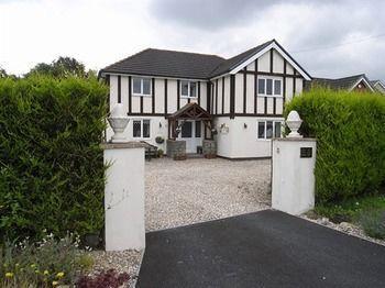 Tudor Lodge Ammanford Eksteriør bilde