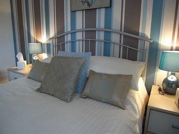 Tudor Lodge Ammanford Eksteriør bilde